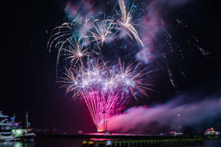 华体会在线下载-英超精彩不断:悬念、激情,场场精彩!,英超精华集锦